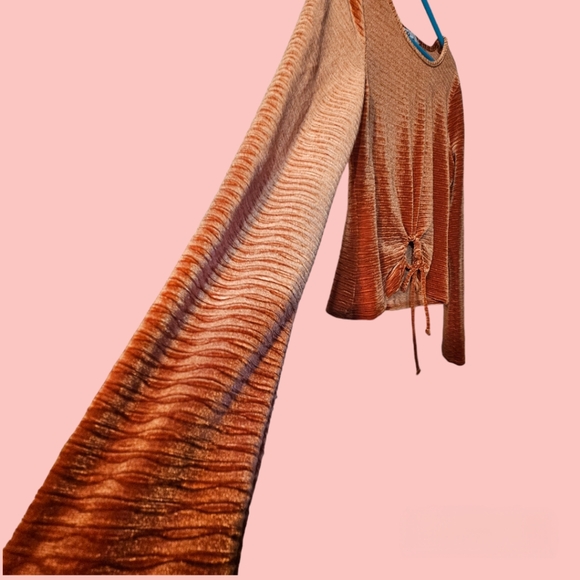 🧡SO Goods For Life Cropped Scoopneck Keyhole Top - Picture 3 of 5